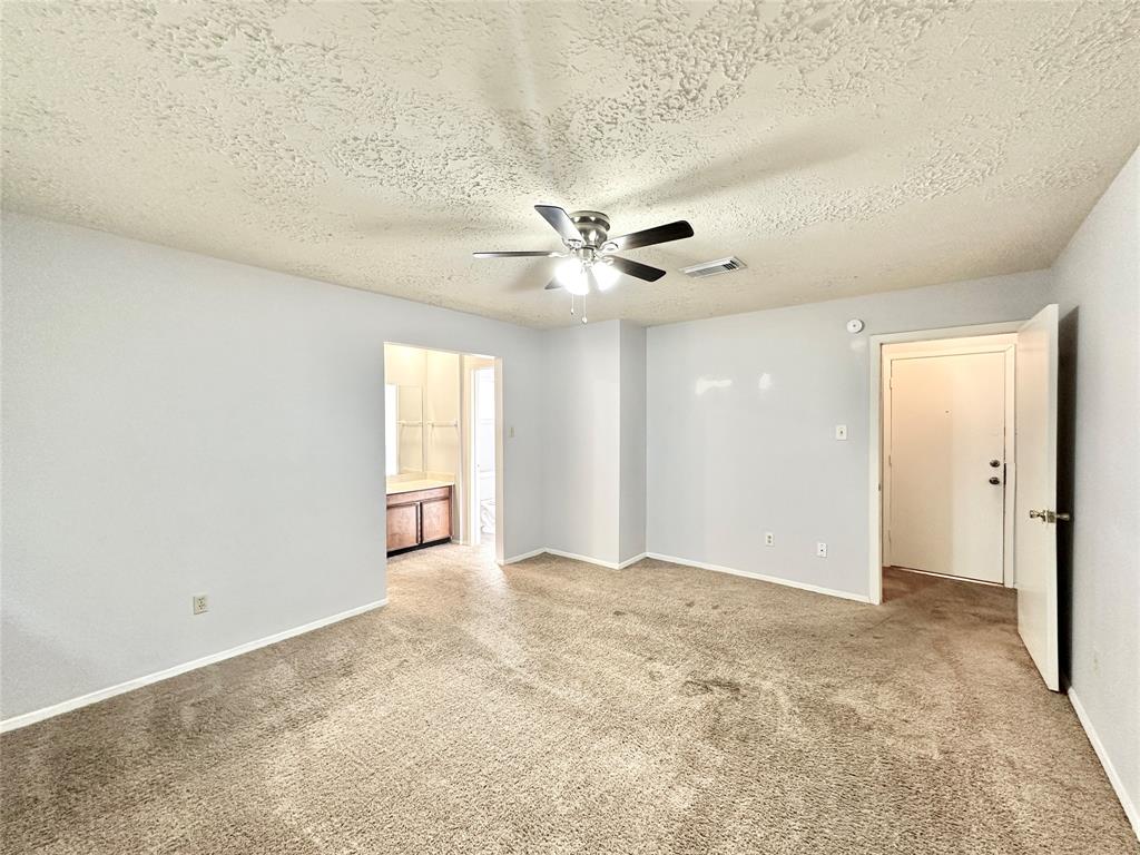 4515 Mossygate Drive, Spring, Texas image 9