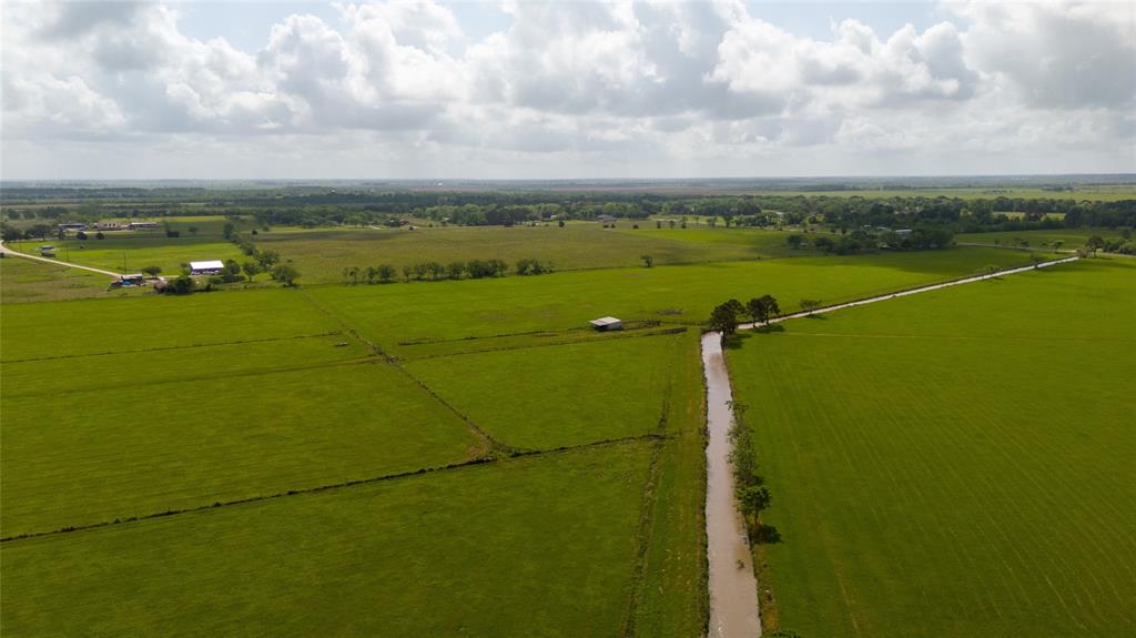 3448 Belton Lane, Anahuac, Texas image 3