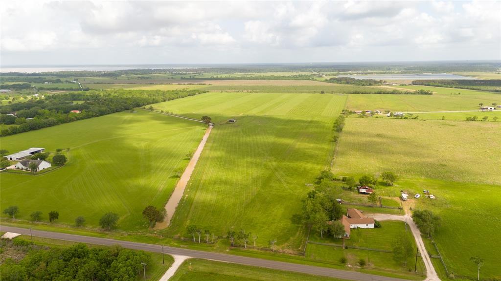 3448 Belton Lane, Anahuac, Texas image 5