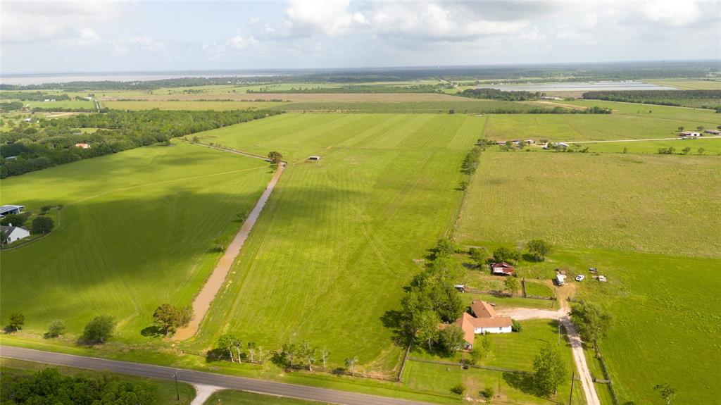 3448 Belton Lane, Anahuac, Texas image 2