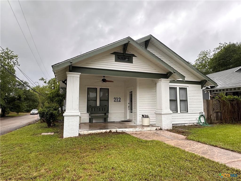 212 Coke Street, Yoakum, Texas image 2