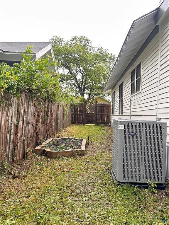 212 Coke Street, Yoakum, Texas image 23