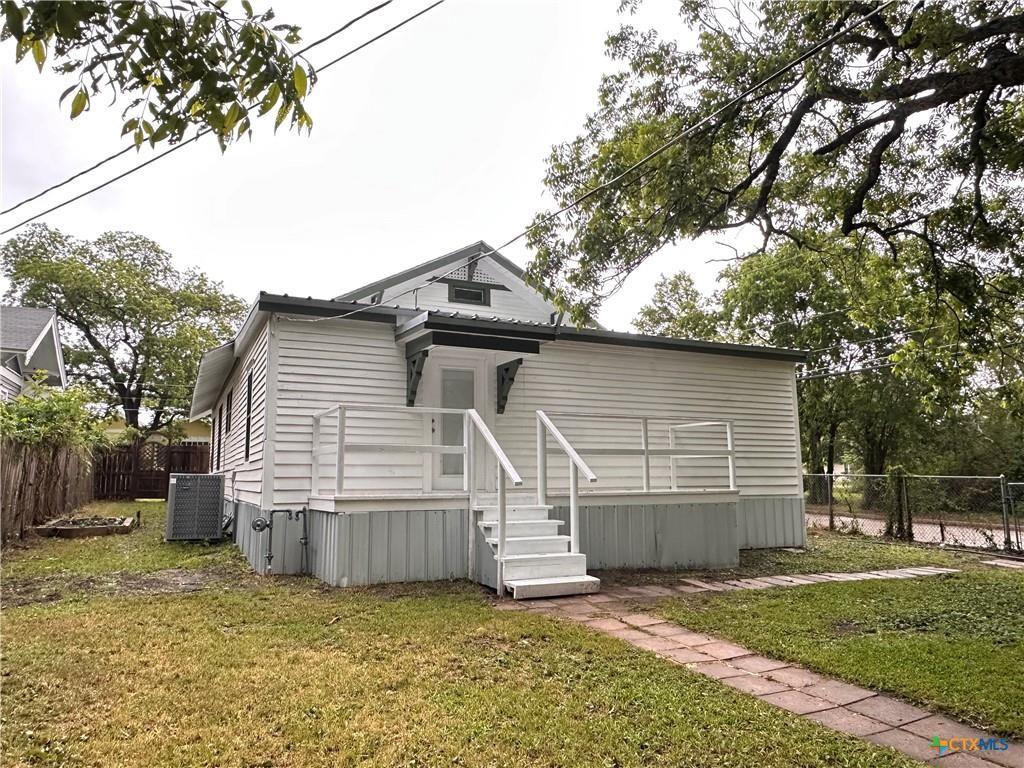 212 Coke Street, Yoakum, Texas image 22