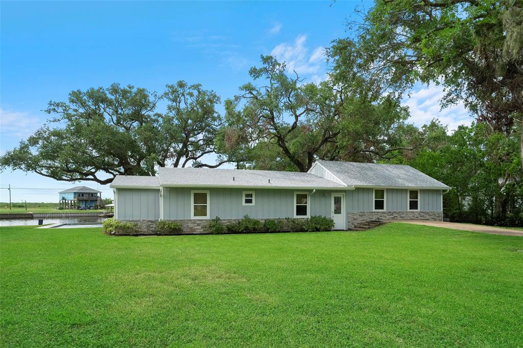 1288 County Road 297, Sargent, Texas image 1