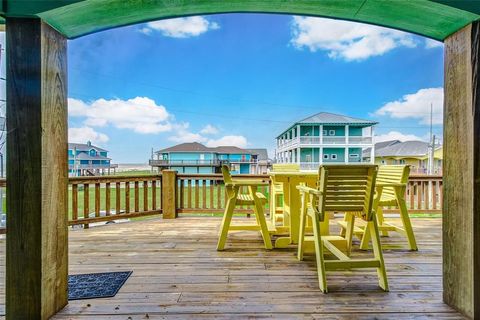 Photo of 922 Kent, Crystal Beach, TX 77650 (MLS # 71782959)
