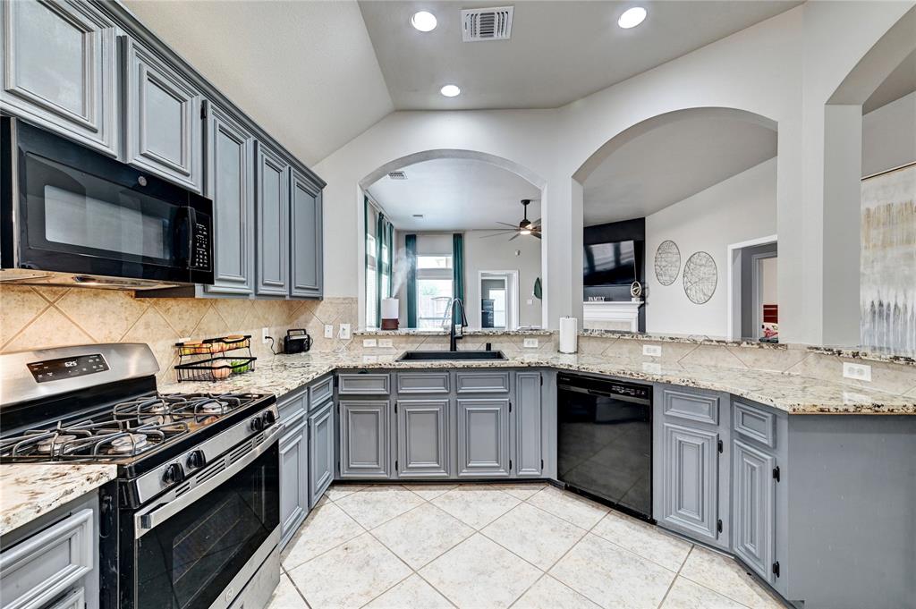 12 Signal Hill Drive, Manvel, Texas image 13