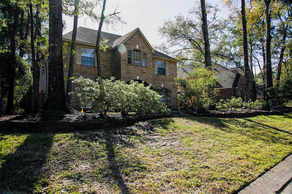 18 Flatcreek Place, The Woodlands, Texas image 3