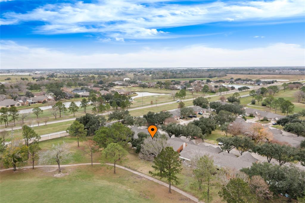 654 W Country Grove Circle, Pearland, Texas image 13