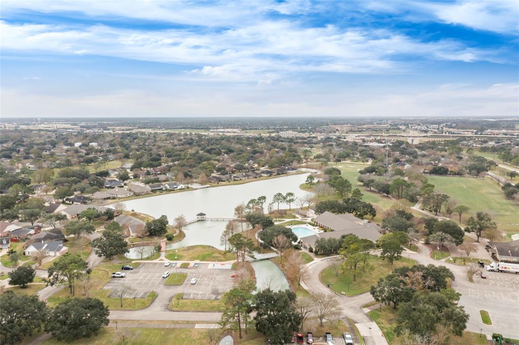 654 W Country Grove Circle, Pearland, Texas image 14