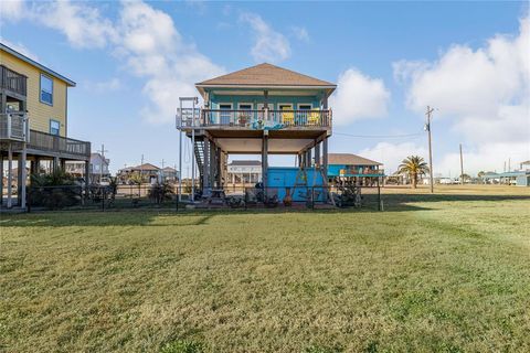 Photo of 110 Verdia Drive, Crystal Beach, TX 77650 (MLS # 36975202)