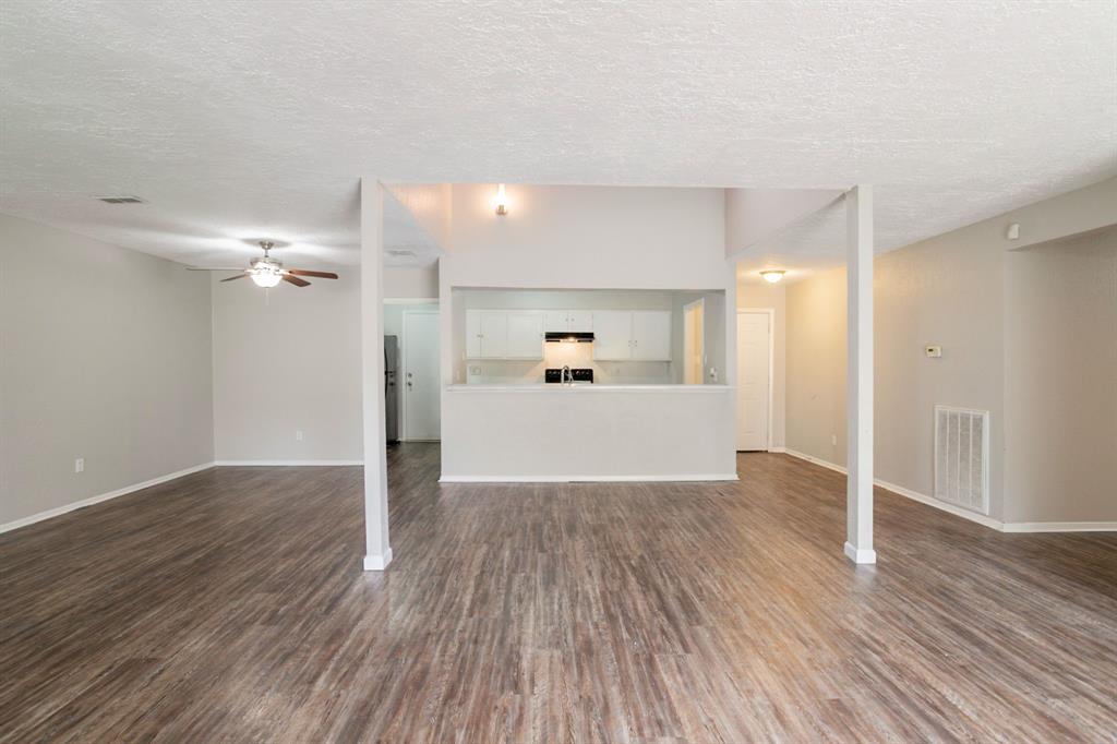5935 Caruso Forest Drive, Houston, Texas image 9