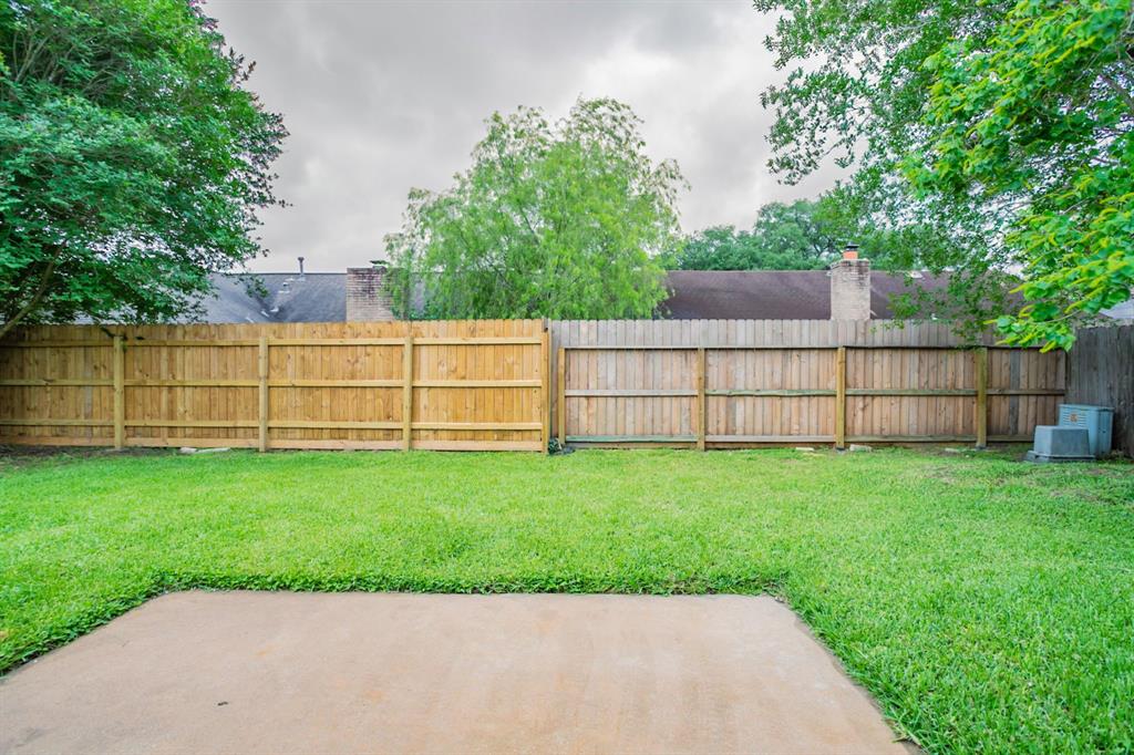 5935 Caruso Forest Drive, Houston, Texas image 27