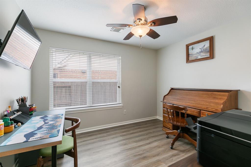 20315 Maple Village Drive, Cypress, Texas image 16