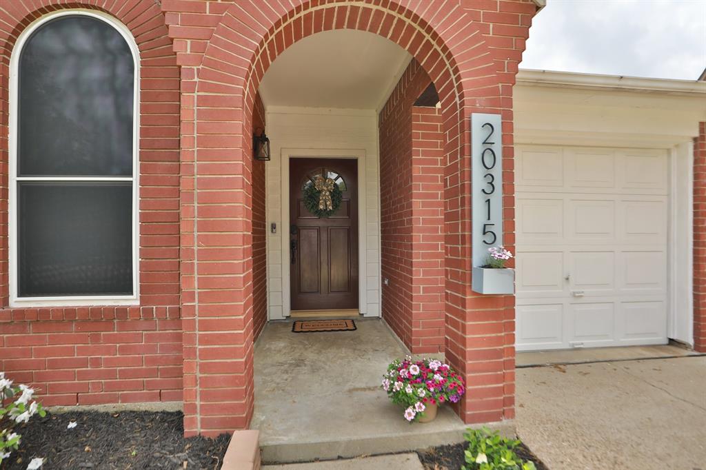 20315 Maple Village Drive, Cypress, Texas image 2