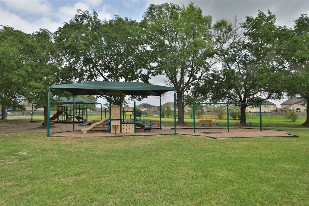 20315 Maple Village Drive, Cypress, Texas image 28