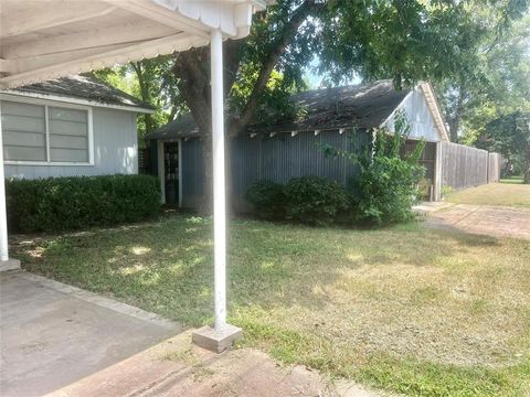 A home in La Grange