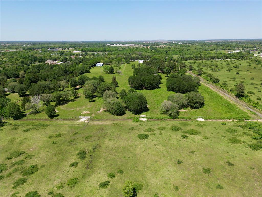 4304 Fcr 78, Rosharon, Texas image 3