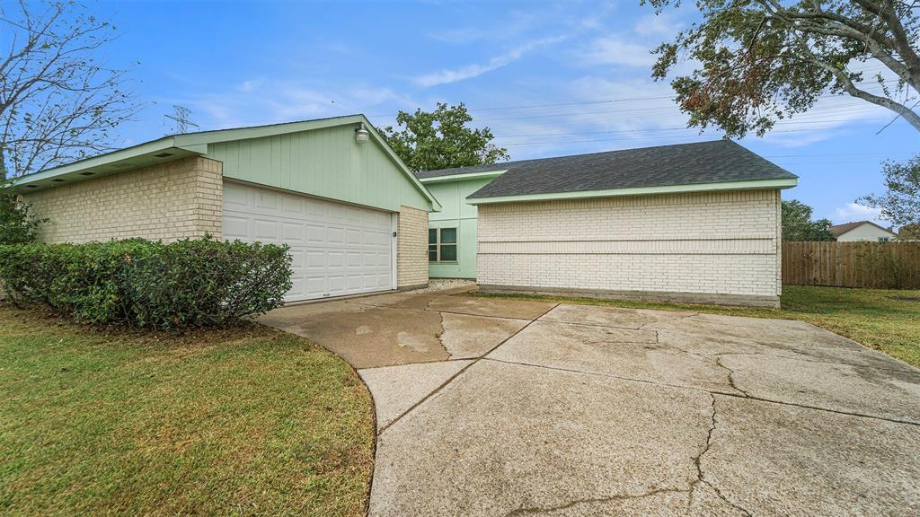 15006 Roseglen Circle, Channelview, Texas image 3