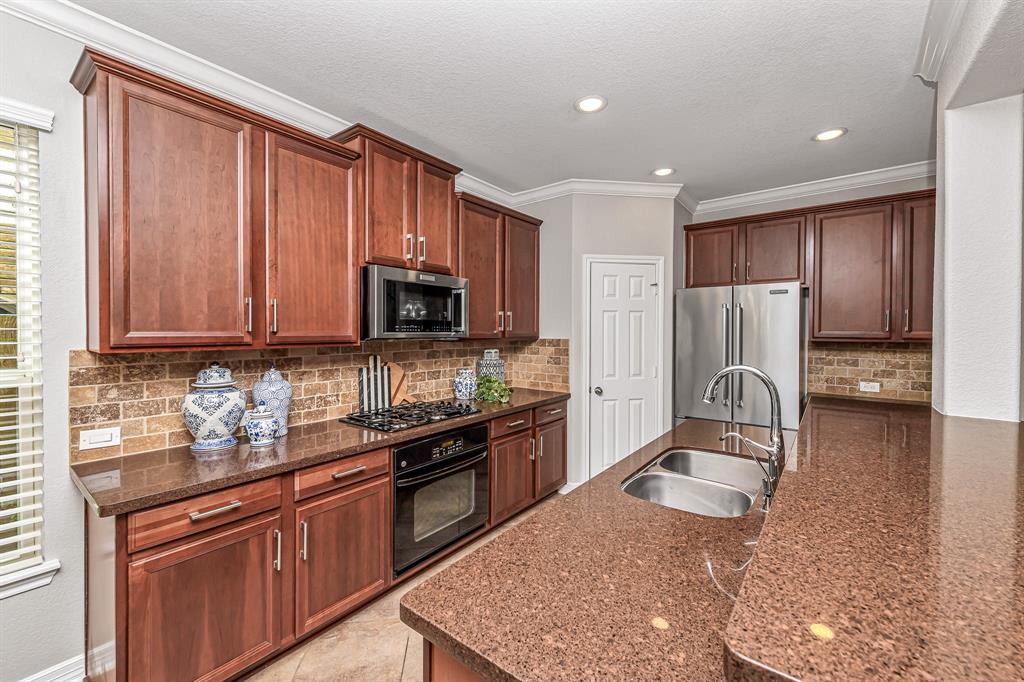 27918 Silverstream Court, Fulshear, Texas image 5