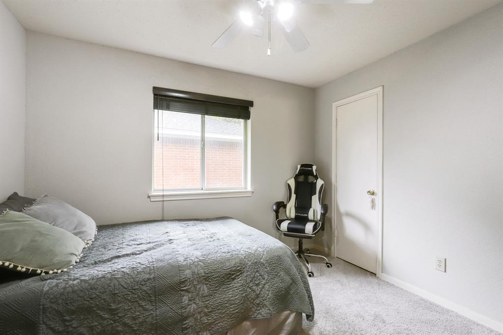 2503 Sherwood Hollow Lane, Houston, Texas image 18