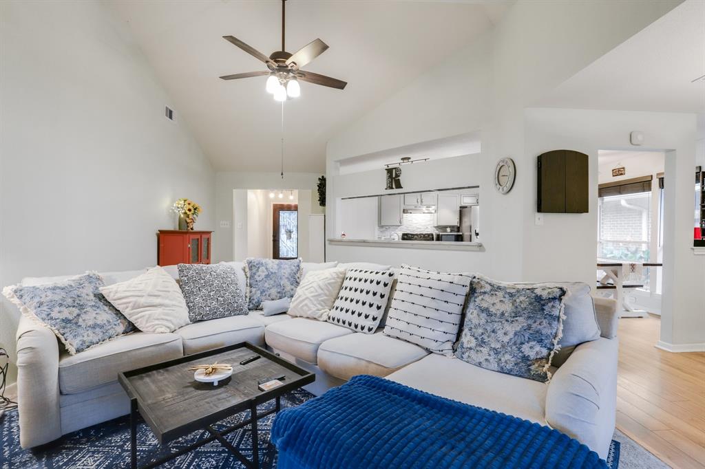 2503 Sherwood Hollow Lane, Houston, Texas image 6