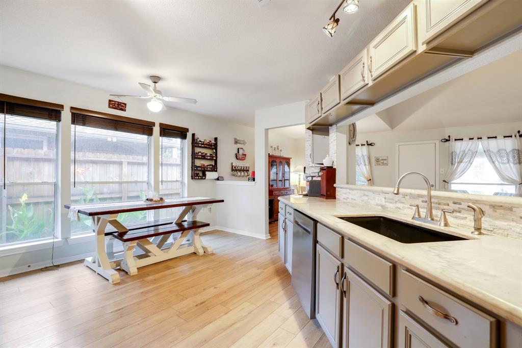 2503 Sherwood Hollow Lane, Houston, Texas image 12
