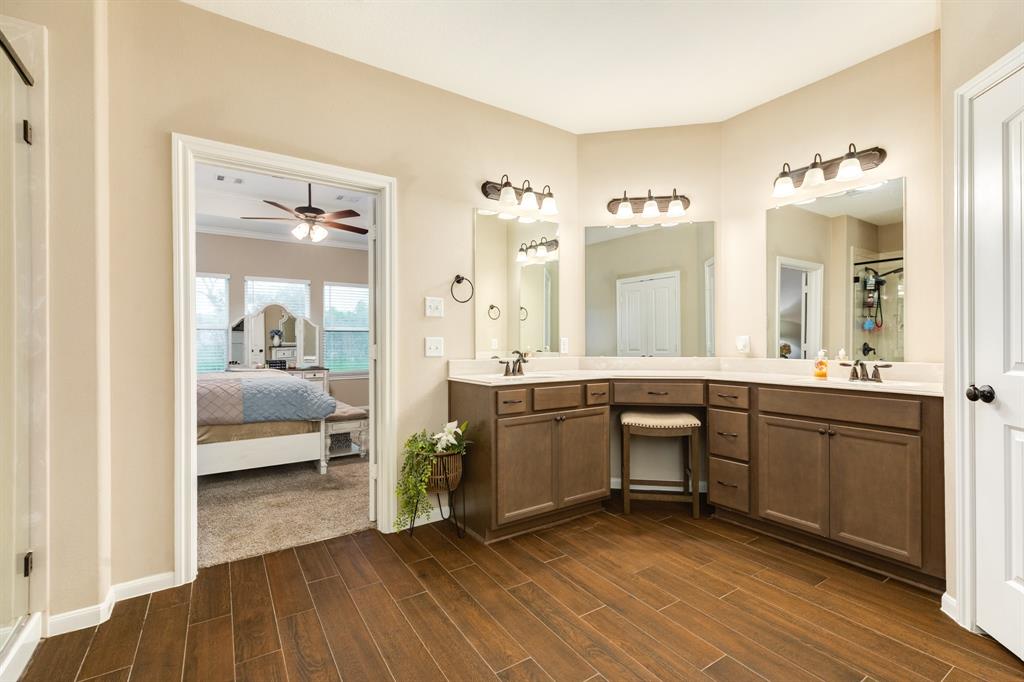 1108 Saddle Horn Bend, Angleton, Texas image 23