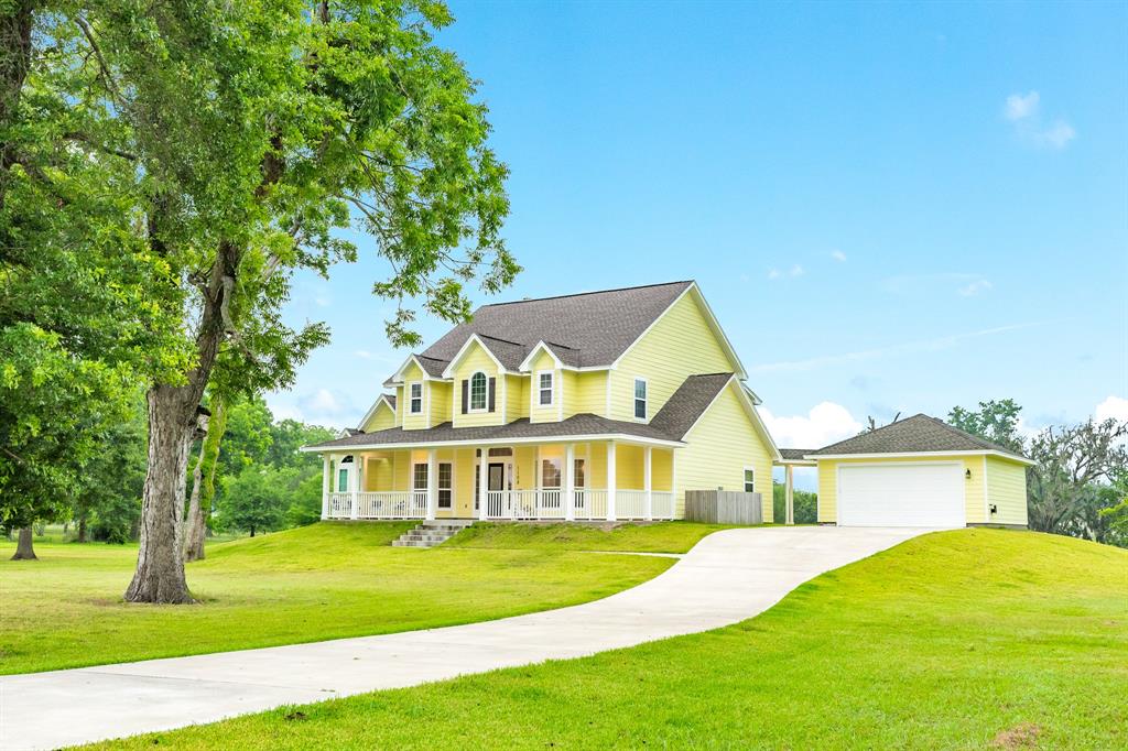 1108 Saddle Horn Bend, Angleton, Texas image 4