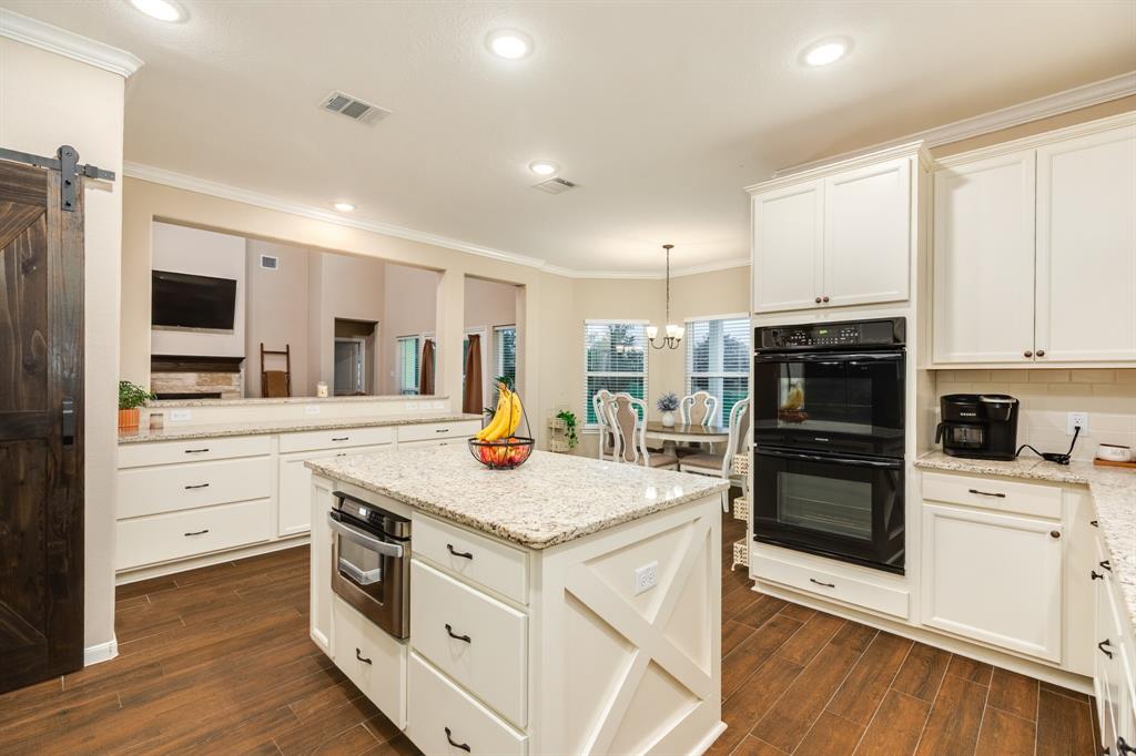 1108 Saddle Horn Bend, Angleton, Texas image 21