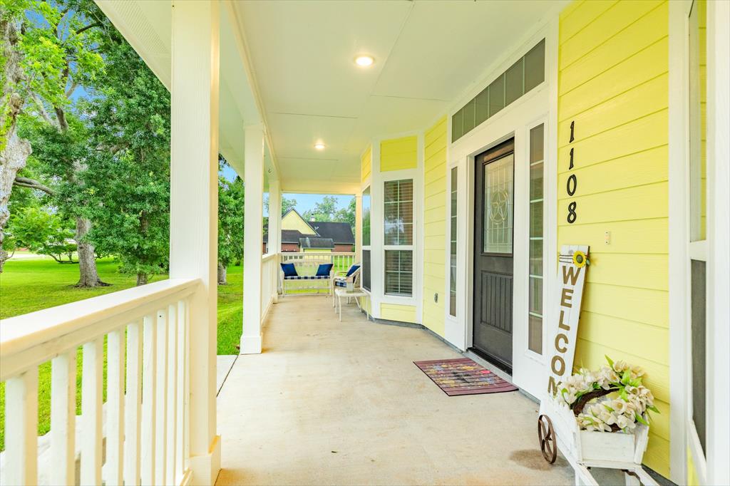 1108 Saddle Horn Bend, Angleton, Texas image 5