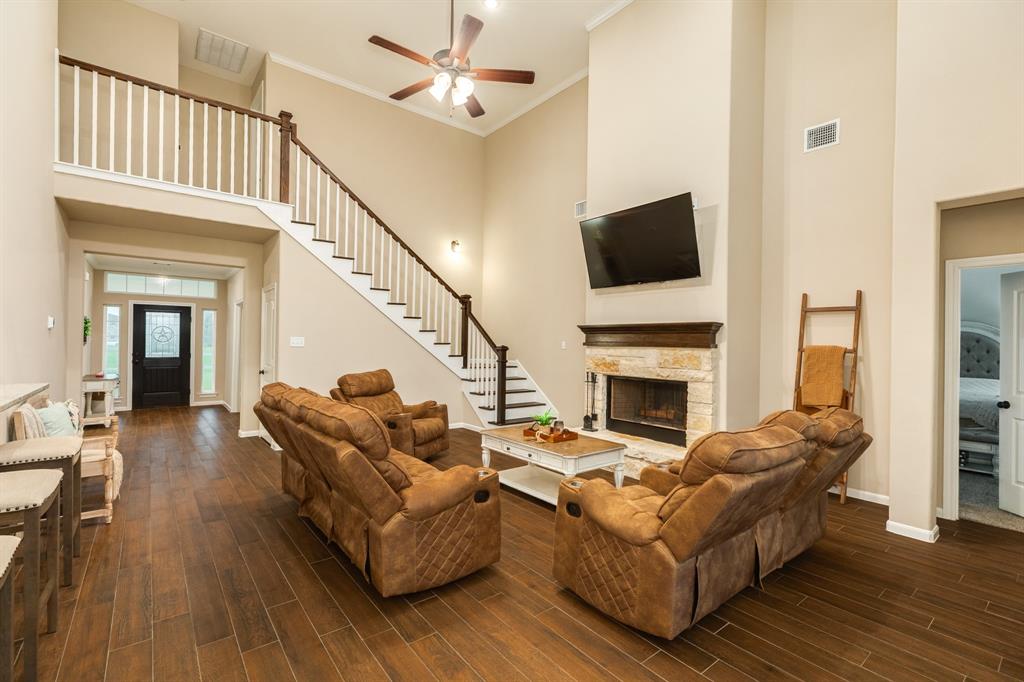1108 Saddle Horn Bend, Angleton, Texas image 12