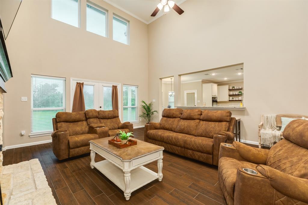 1108 Saddle Horn Bend, Angleton, Texas image 13
