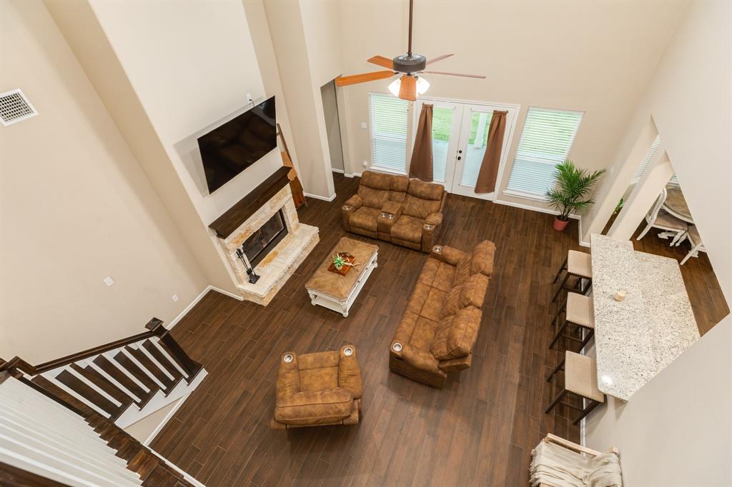 1108 Saddle Horn Bend, Angleton, Texas image 7