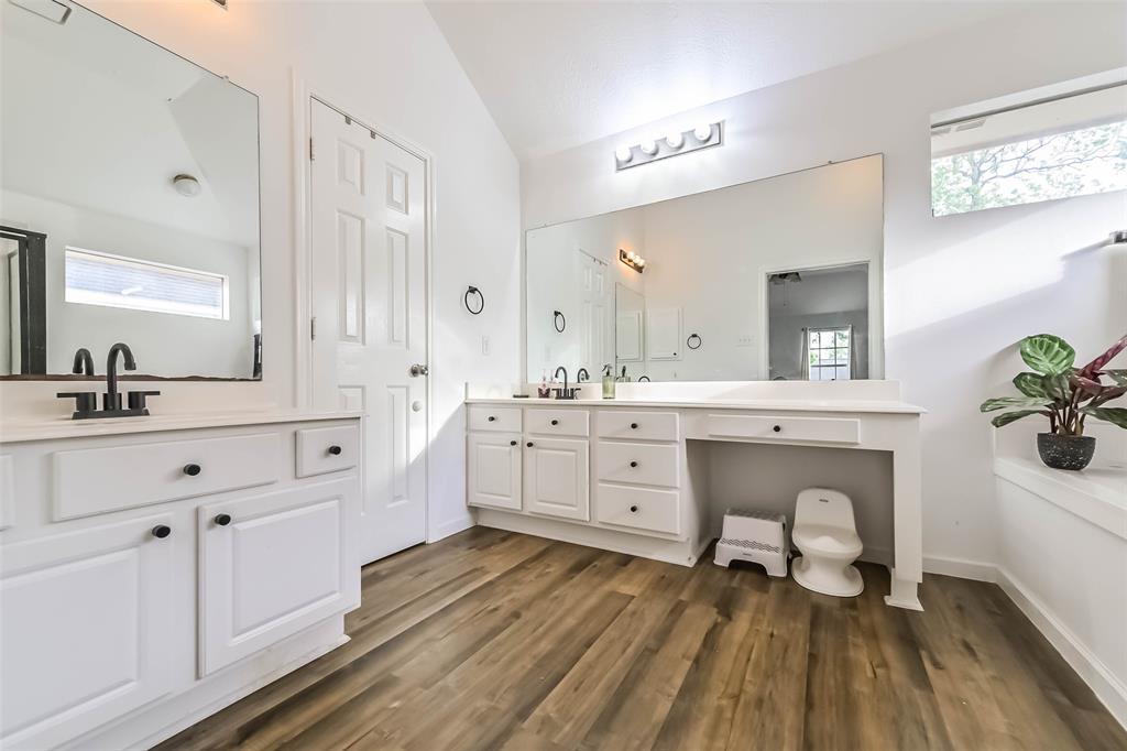 6310 New Oak Court, Humble, Texas image 11