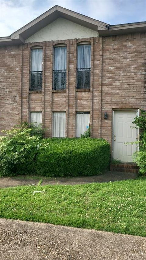 A home in Missouri City