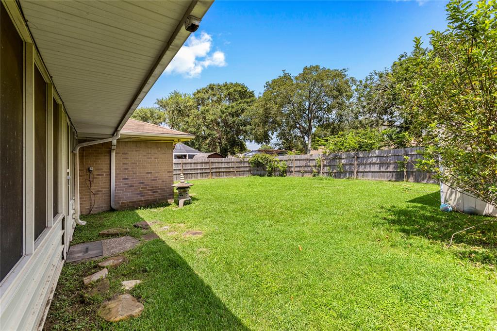 804 Edgebrook Drive, Baytown, Texas image 25