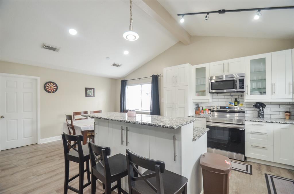 23903 Verngate Drive, Spring, Texas image 14