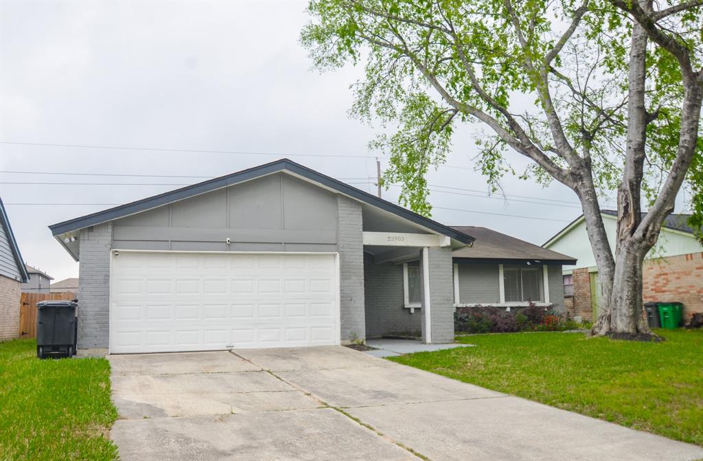 23903 Verngate Drive, Spring, Texas image 2