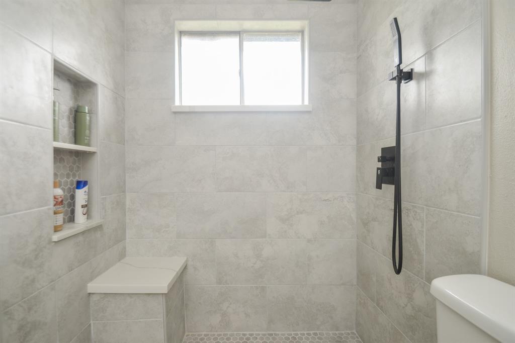 23903 Verngate Drive, Spring, Texas image 22