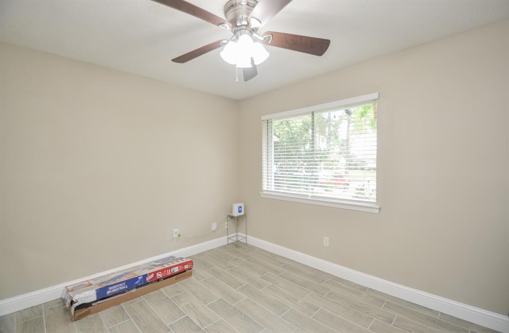23903 Verngate Drive, Spring, Texas image 28