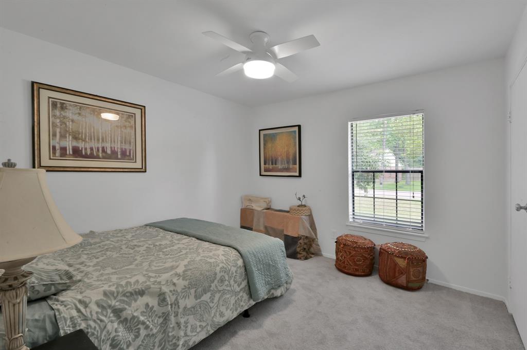 33 Yewleaf Road, The Woodlands, Texas image 5
