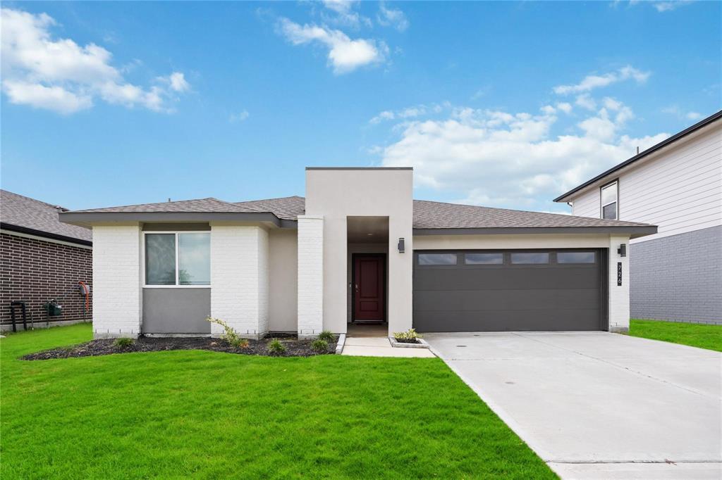 726 Hearth Manor Drive, Rosharon, Texas image 1