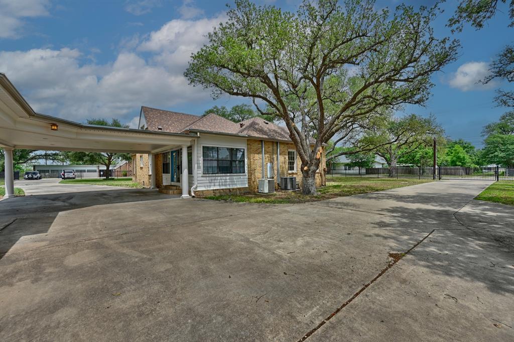 266 Monroe Street, Giddings, Texas image 3