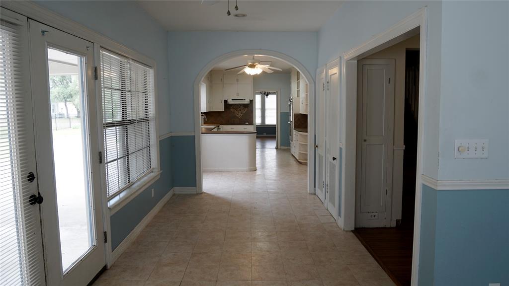 266 Monroe Street, Giddings, Texas image 5