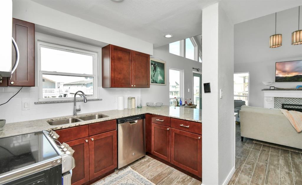 22108 Zapata, Galveston, Texas image 31