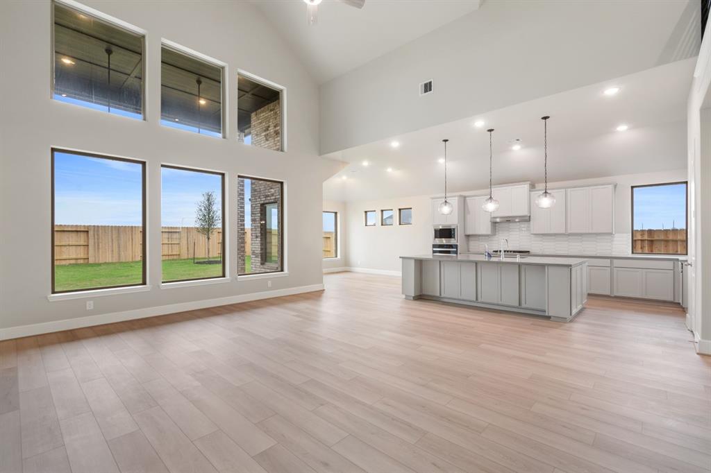 6402 Citron Elm Road, Manvel, Texas image 9