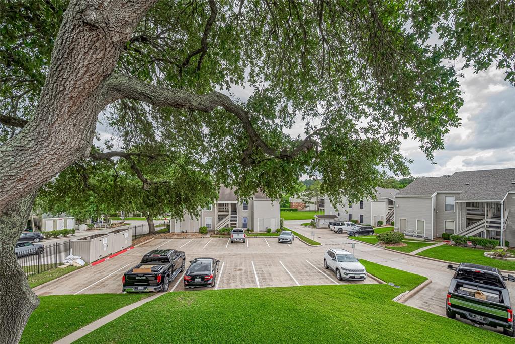 182 April Point Drive, Conroe, Texas image 26