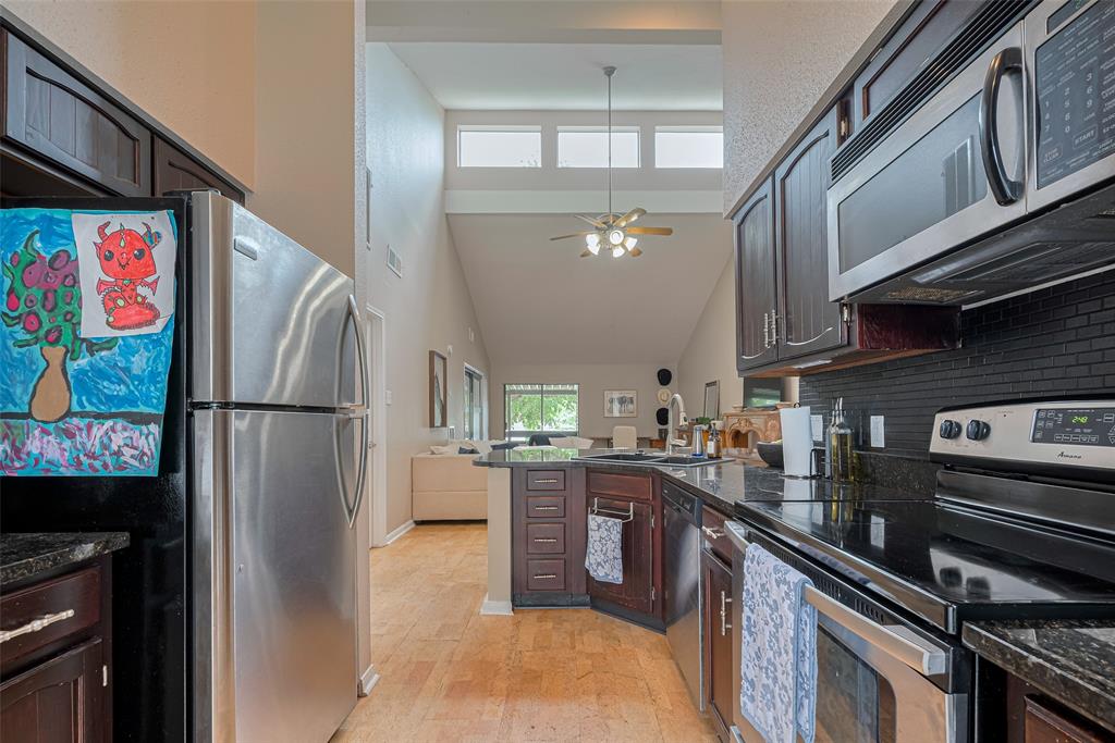 182 April Point Drive, Conroe, Texas image 13