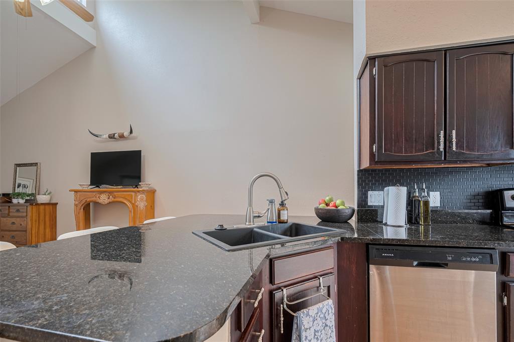 182 April Point Drive, Conroe, Texas image 10