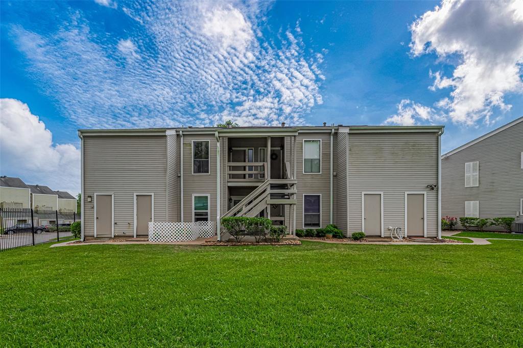 182 April Point Drive, Conroe, Texas image 28